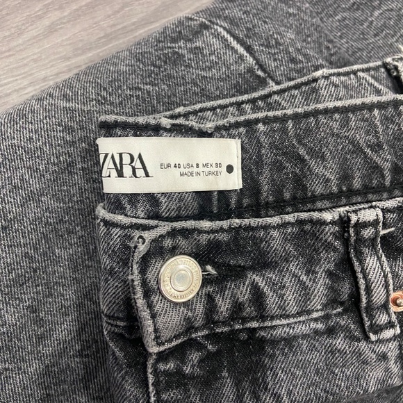 (Brand New) Women's Zara high waist straight leg distressed jeans. - Picture 8 of 8